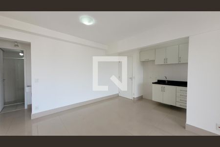 Sala de apartamento para alugar com 1 quarto, 50m² em Vila Itapura, Campinas