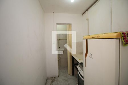 Cozinha de kitnet/studio para alugar com 1 quarto, 16m² em Brás de Pina, Rio de Janeiro