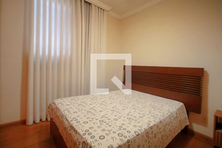 Quarto de apartamento à venda com 3 quartos, 90m² em Santo Antônio, Belo Horizonte