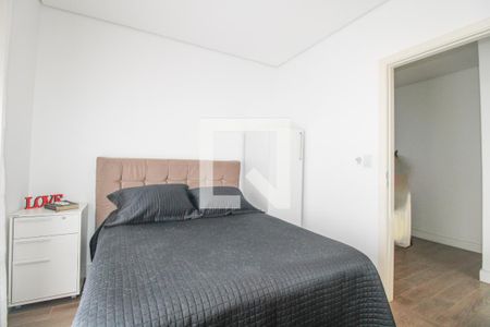 Casa à venda com 330m², 5 quartos e 3 vagas Casa à venda com 330m², 5 quartos e 3 vagasQuarto 2