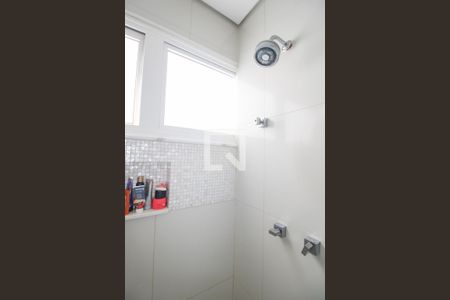 Casa à venda com 330m², 5 quartos e 3 vagas Casa à venda com 330m², 5 quartos e 3 vagasBanheiro do Quarto 5 (suíte master)