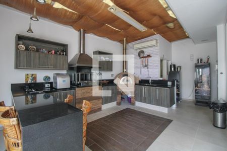 Casa à venda com 330m², 5 quartos e 3 vagas Casa à venda com 330m², 5 quartos e 3 vagasÁrea da Churrasqueira