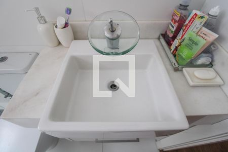 Casa à venda com 330m², 5 quartos e 3 vagas Casa à venda com 330m², 5 quartos e 3 vagasBanheiro social