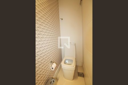 Casa à venda com 330m², 5 quartos e 3 vagas Casa à venda com 330m², 5 quartos e 3 vagasLavabo