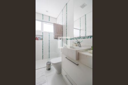 Casa à venda com 330m², 5 quartos e 3 vagas Casa à venda com 330m², 5 quartos e 3 vagasBanheiro social