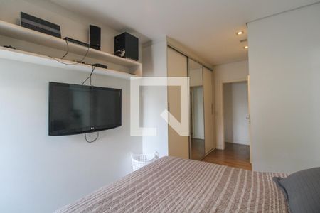 Casa à venda com 330m², 5 quartos e 3 vagas Casa à venda com 330m², 5 quartos e 3 vagasQuarto 4 (suíte)