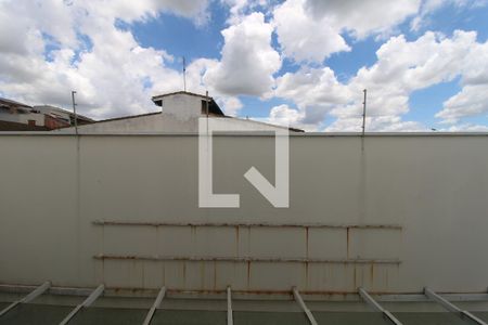 Casa à venda com 330m², 5 quartos e 3 vagas Casa à venda com 330m², 5 quartos e 3 vagasVista do Quarto 5 (suíte master)