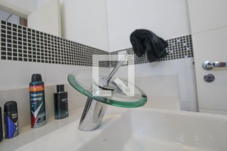 Casa à venda com 330m², 5 quartos e 3 vagas Casa à venda com 330m², 5 quartos e 3 vagasBanheiro do Quarto 3 (suíte)