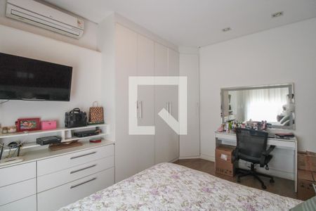 Casa à venda com 330m², 5 quartos e 3 vagas Casa à venda com 330m², 5 quartos e 3 vagasQuarto 1