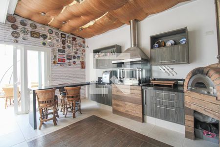 Casa à venda com 330m², 5 quartos e 3 vagas Casa à venda com 330m², 5 quartos e 3 vagasÁrea da Churrasqueira