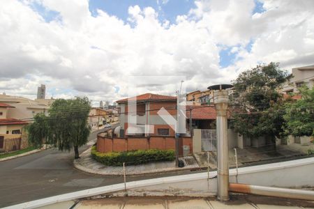 Casa à venda com 330m², 5 quartos e 3 vagas Casa à venda com 330m², 5 quartos e 3 vagasVista da Varanda do Quarto 1 e do Quarto 2
