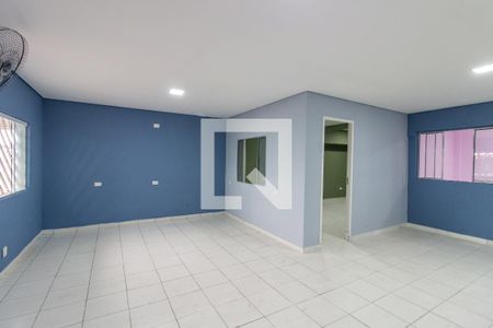 Sala de casa para alugar com 2 quartos, 70m² em Jardim Robru, São Paulo