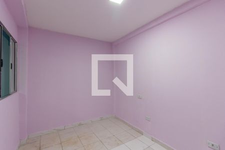 Quarto 1 de casa para alugar com 2 quartos, 70m² em Jardim Robru, São Paulo