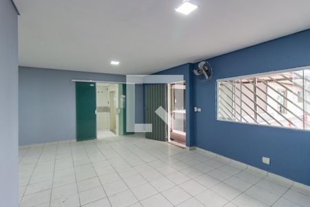 Sala de casa para alugar com 2 quartos, 70m² em Jardim Robru, São Paulo