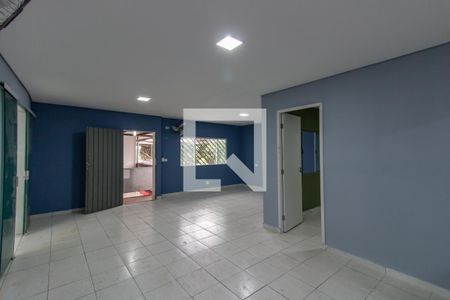 Sala de casa para alugar com 2 quartos, 70m² em Jardim Robru, São Paulo