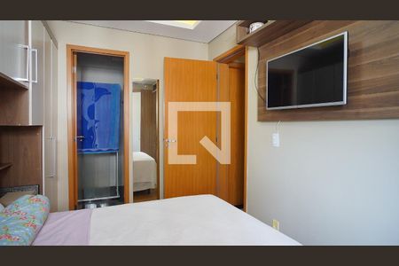 Suíte de apartamento à venda com 2 quartos, 57m² em Morro Santana, Porto Alegre