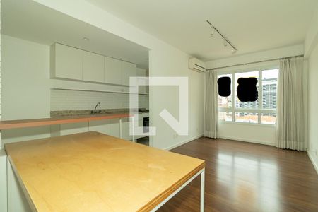 Sala de apartamento para alugar com 1 quarto, 47m² em Santa Cecília, Porto Alegre