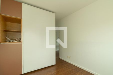 Quarto Suíte de apartamento para alugar com 1 quarto, 47m² em Santa Cecília, Porto Alegre