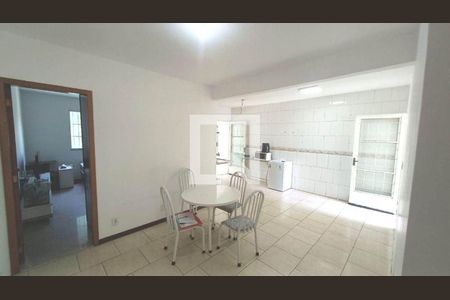 Casa à venda com 4 quartos, 206m² em Piratininga, Niterói