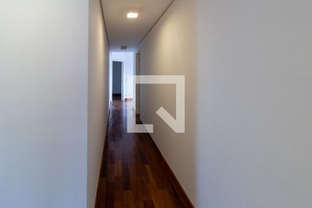 Corredor de apartamento à venda com 3 quartos, 217m² em Bela Aliança, São Paulo