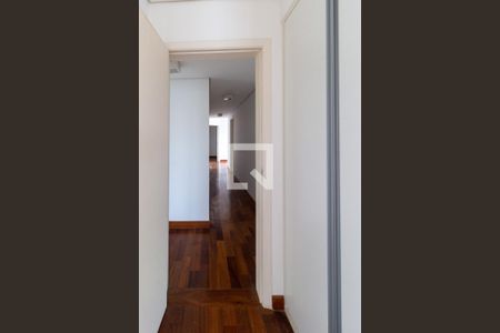 Corredor de apartamento à venda com 3 quartos, 217m² em Bela Aliança, São Paulo