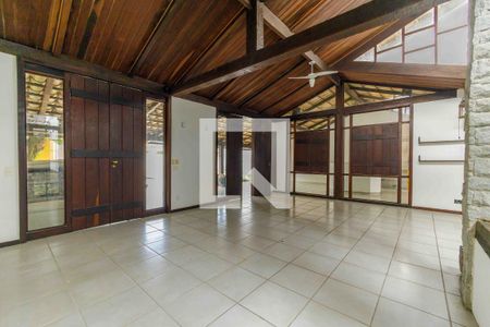 Sala 1 de casa de condomínio para alugar com 4 quartos, 469m² em Barra da Tijuca, Rio de Janeiro