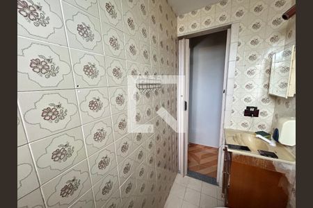 Banheiro de apartamento para alugar com 1 quarto, 30m² em Praça Seca, Rio de Janeiro