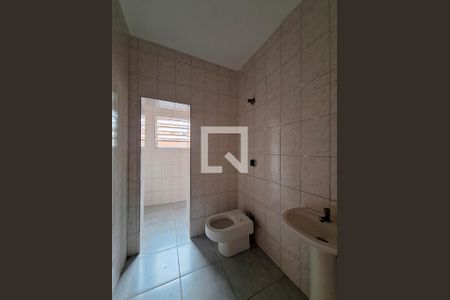 Banheiro de casa para alugar com 2 quartos, 60m² em Jardim Paraíso, São Paulo