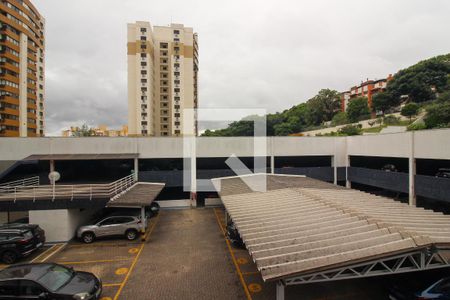 Vista da Suíte de apartamento para alugar com 3 quartos, 87m² em Cristal, Porto Alegre