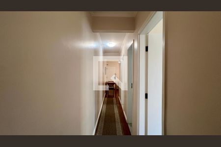 Corredor de apartamento para alugar com 3 quartos, 55m² em Vila Pirajussara, São Paulo