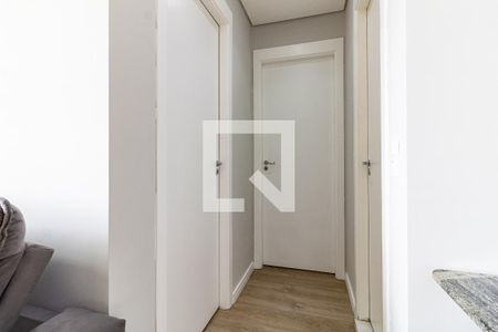 Corredor de apartamento para alugar com 2 quartos, 42m² em Jardim Santa Emilia, São Paulo