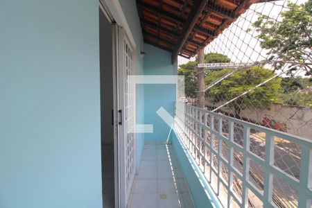 Sacada de casa para alugar com 3 quartos, 200m² em Jardim Santa Cruz (campo Grande), São Paulo