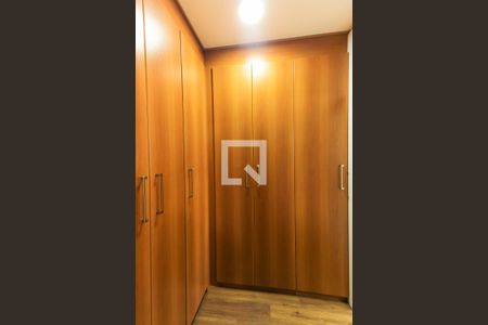 Closet do quarto 1 de casa de condomínio à venda com 3 quartos, 140m² em Água Rasa, São Paulo