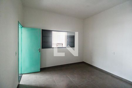 Quarto de apartamento para alugar com 1 quarto, 70m² em Vila Santa Terezinha, Carapicuíba