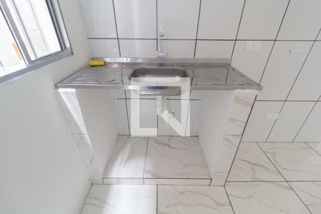 Cozinha de casa para alugar com 1 quarto, 36m² em Jardim Itapemirim, São Paulo