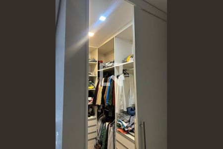 Closet do quarto 4 de casa à venda com 4 quartos, 200m² em Tropical, Contagem