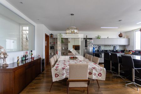 Sala de casa à venda com 3 quartos, 225m² em Tijuca, Rio de Janeiro