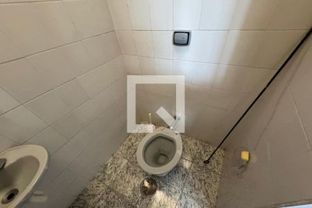 Banheiro de kitnet/studio para alugar com 1 quarto, 18m² em Jardim Sumare, Ribeirão Preto