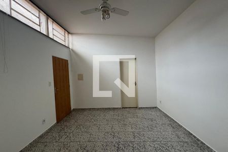 Sala - Dormitório  de kitnet/studio para alugar com 1 quarto, 18m² em Jardim Sumare, Ribeirão Preto