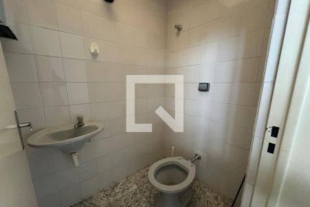 Banheiro de kitnet/studio para alugar com 1 quarto, 18m² em Jardim Sumare, Ribeirão Preto