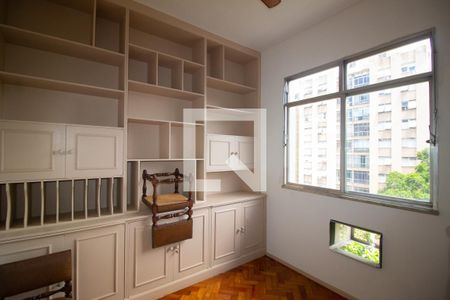 Quarto 1 de apartamento para alugar com 3 quartos, 84m² em Botafogo, Rio de Janeiro