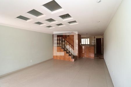 Sala de casa de condomínio à venda com 3 quartos, 300m² em Jardim Guanabara, Rio de Janeiro