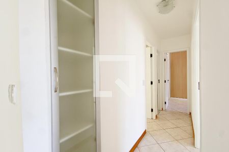 Corredor de apartamento para alugar com 4 quartos, 126m² em Pituba, Salvador