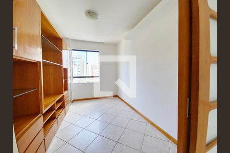 Sala tv de apartamento para alugar com 4 quartos, 126m² em Pituba, Salvador