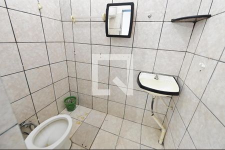 Banheiro 1 de casa para alugar com 1 quarto, 30m² em Rodoviário, Goiânia