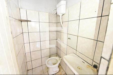 Banheiro 2 de casa para alugar com 1 quarto, 30m² em Rodoviário, Goiânia