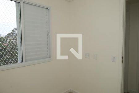 Quarto 2 de apartamento para alugar com 2 quartos, 45m² em Vila Carmosina, São Paulo