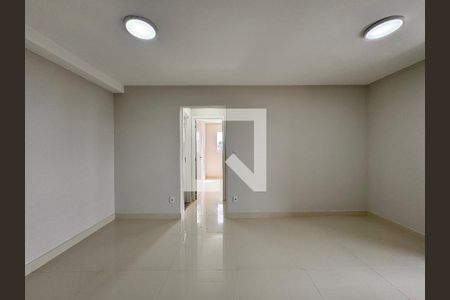 Sala de apartamento para alugar com 2 quartos, 67m² em Santa Terezinha, Santo André