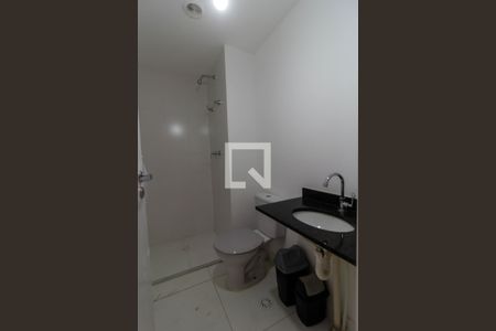 Banheiro de kitnet/studio para alugar com 1 quarto, 23m² em Perdizes, São Paulo