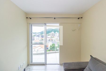 Sala de apartamento para alugar com 2 quartos, 70m² em Vila Valqueire, Rio de Janeiro